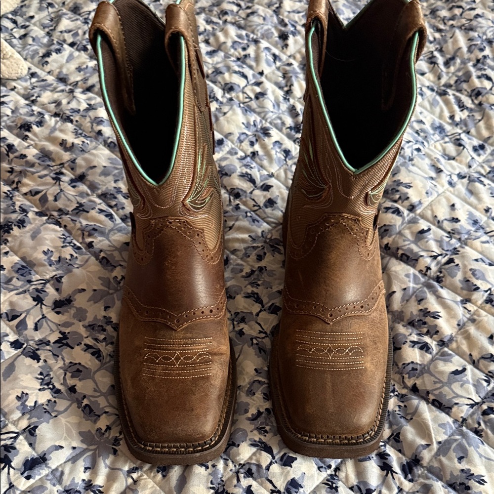 Justin square toe Cowboy Boots